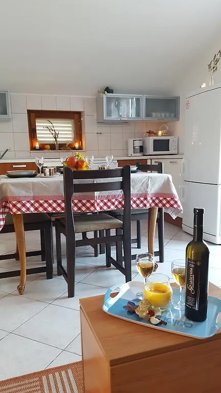 Apartment Ana كالي